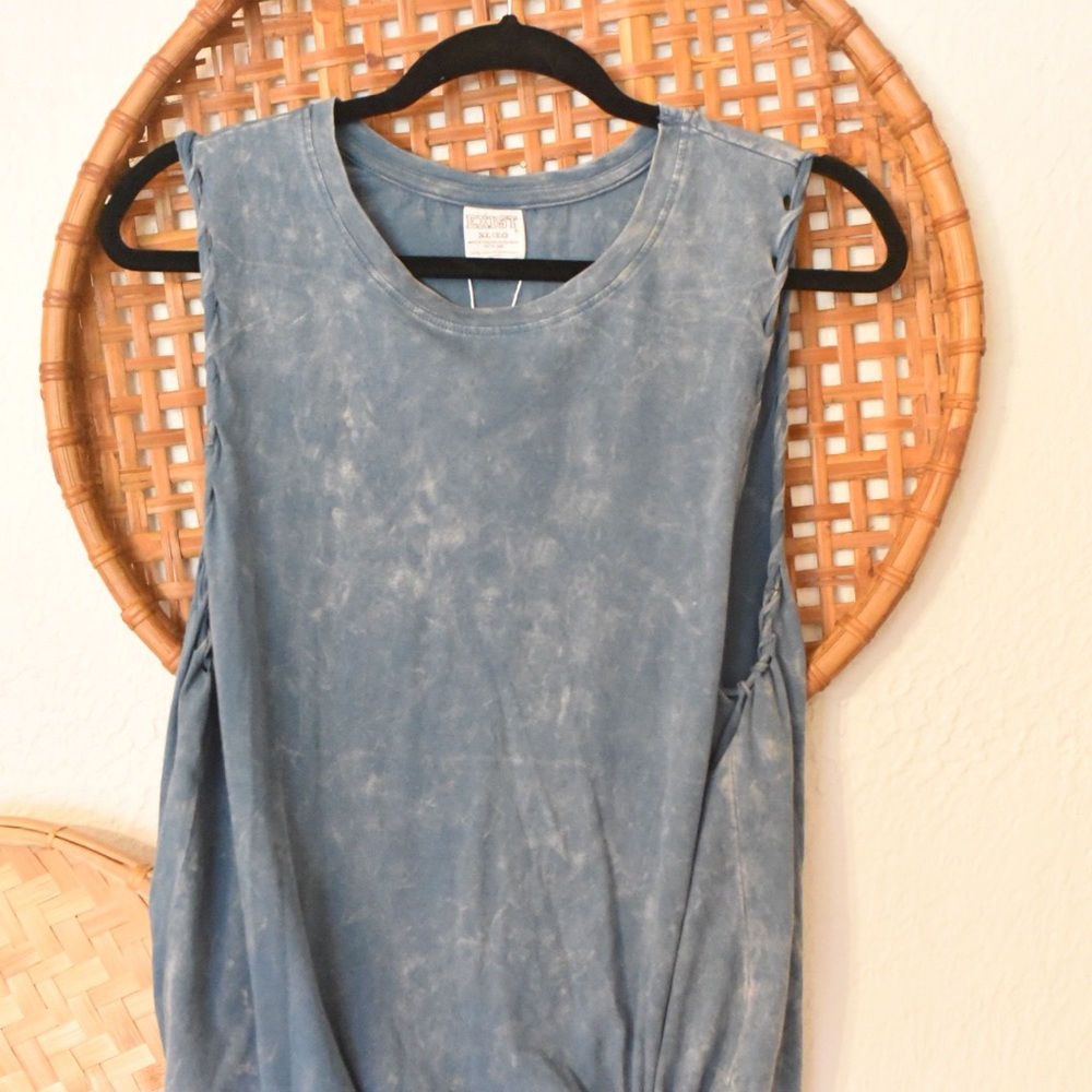 A C I D W A S H • teal tank